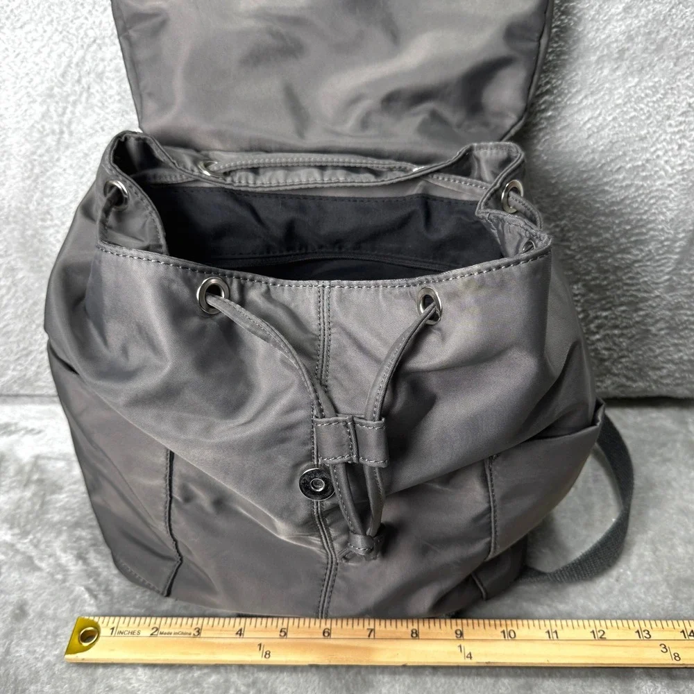 N/A sleek nylon